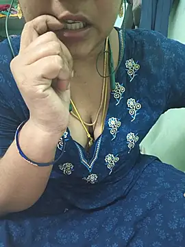 Snapshot of Tamil-kaviya98 chatting on 30, 6, 2026 Tamil-kaviya98 online show from 30, 6, 2026