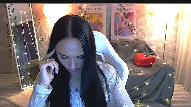NicoleMerz online show from 13, 6, 2026