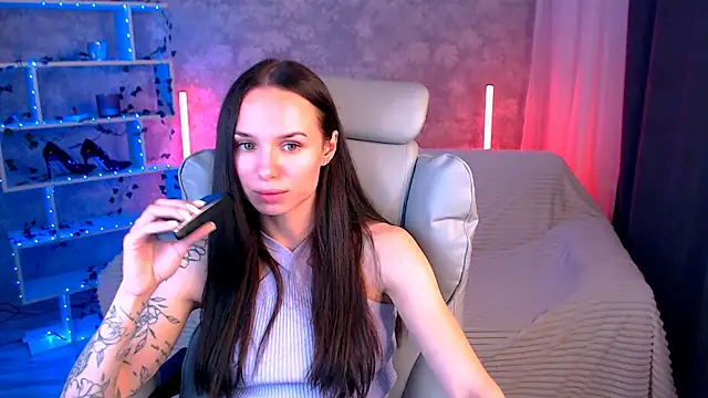 NicoleMerz online show from 10, 7, 2026