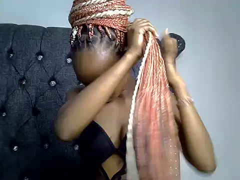 cocolaurah online show from 17, 6, 2026