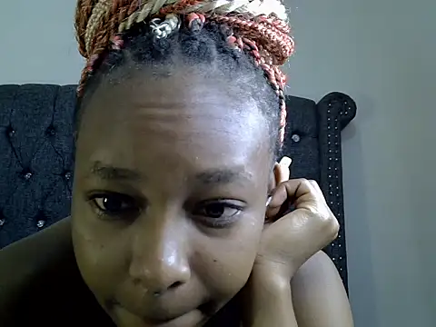 cocolaurah online show from 21, 6, 2026