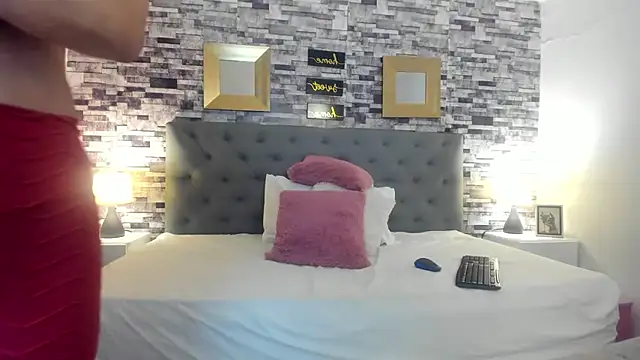 Snapshot of Yeseniaa_25 chatting on 15, 7, 2026 Yeseniaa 25 online show from 15, 7, 2026