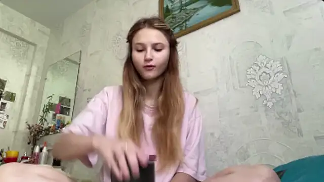 HeIen cute online show from 15, 7, 2026