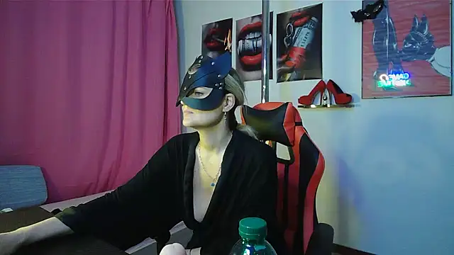 Snapshot of LolaSelvaggia chatting on 9, 6, 2026 LolaSelvaggia online show from 9, 6, 2026