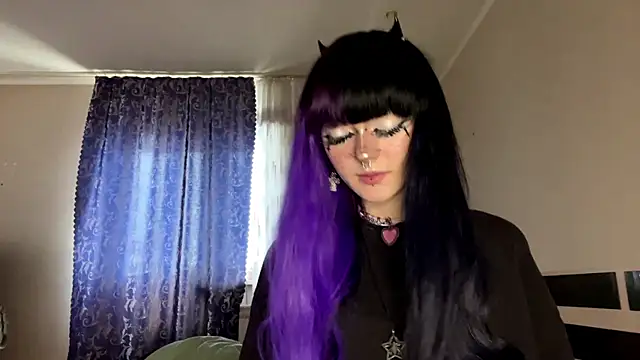 Snapshot of HolyCute chatting on 12, 6, 2026 HolyCute online show from 12, 6, 2026