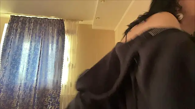 Snapshot of HolyCute chatting on 6, 7, 2026 HolyCute online show from 6, 7, 2026
