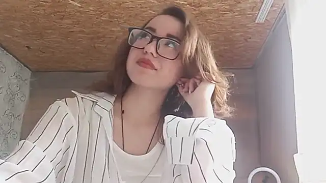 OliviaMoment online show from 15, 6, 2026