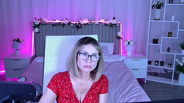 Snapshot of LioraVale chatting on 20, 7, 2026 LioraVale online show from 20, 7, 2026