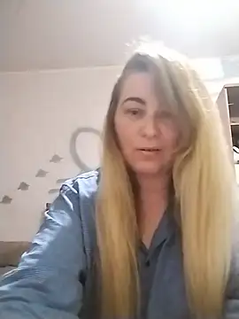 Snapshot of AngelWhite008 chatting on 10, 6, 2026 AngelWhite008 online show from 10, 6, 2026