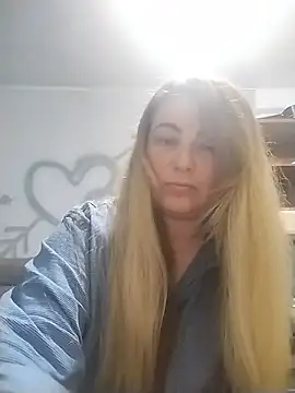 Snapshot of AngelWhite008 chatting on 11, 6, 2026 AngelWhite008 online show from 11, 6, 2026