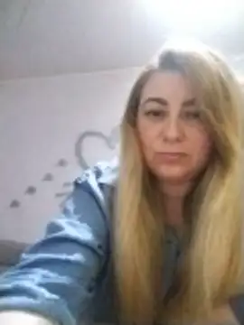 Snapshot of AngelWhite008 chatting on 18, 6, 2026 AngelWhite008 online show from 18, 6, 2026