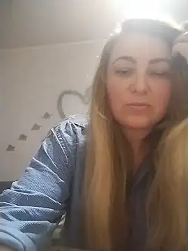 Snapshot of AngelWhite008 chatting on 23, 6, 2026 AngelWhite008 online show from 23, 6, 2026