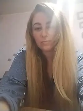 Snapshot of AngelWhite008 chatting on 27, 6, 2026 AngelWhite008 online show from 27, 6, 2026