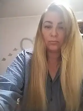 Snapshot of AngelWhite008 chatting on 28, 6, 2026 AngelWhite008 online show from 28, 6, 2026