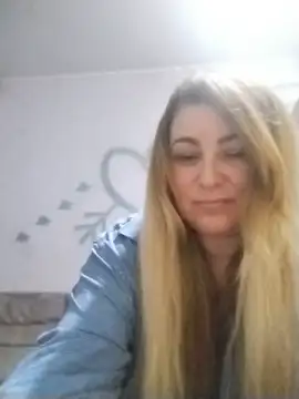 Snapshot of AngelWhite008 chatting on 2, 7, 2026 AngelWhite008 online show from 2, 7, 2026