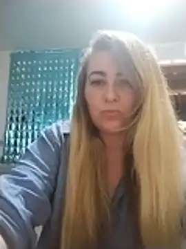 Snapshot of AngelWhite008 chatting on 9, 7, 2026 AngelWhite008 online show from 9, 7, 2026