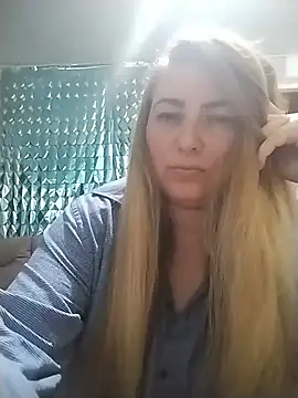 Snapshot of AngelWhite008 chatting on 16, 7, 2026 AngelWhite008 online show from 16, 7, 2026