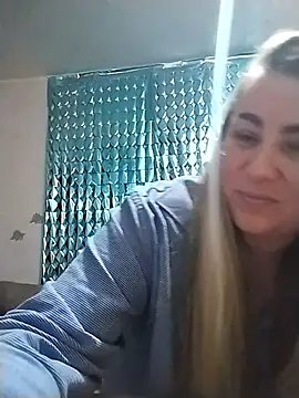 Snapshot of AngelWhite008 chatting on 26, 7, 2026 AngelWhite008 online show from 26, 7, 2026