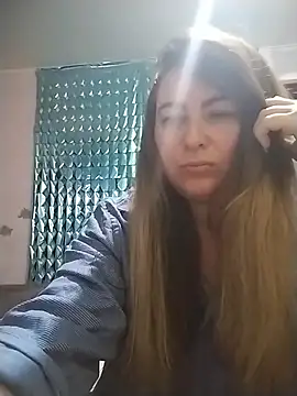 Snapshot of AngelWhite008 chatting on 5, 8, 2026 AngelWhite008 online show from 5, 8, 2026