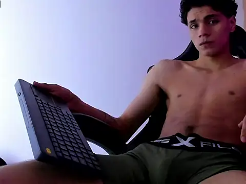 Ithan Hott online show from 3, 6, 2026