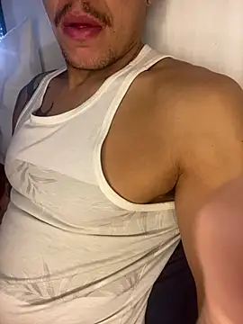 Snapshot of Tatuadomoreno23cm chatting on 10, 7, 2026 Tatuadomoreno23cm online show from 10, 7, 2026