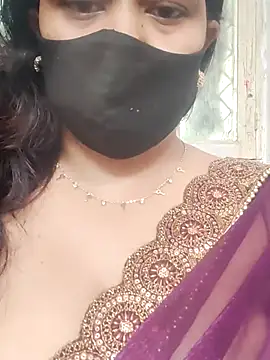 Snapshot of sexyveena chatting on 7, 7, 2026 sexyveena online show from 7, 7, 2026