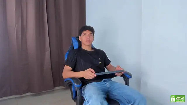 Snapshot of Maximiliano_Young chatting on 11, 6, 2026 Maximiliano Young online show from 11, 6, 2026