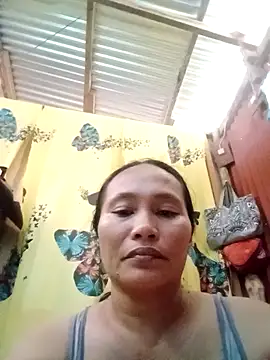 Snapshot of Queenslay chatting on 17, 6, 2026 Queenslay online show from 17, 6, 2026