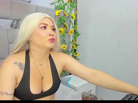 Snapshot of MedusaOwens chatting on 3, 6, 2026 MedusaOwens online show from 3, 6, 2026