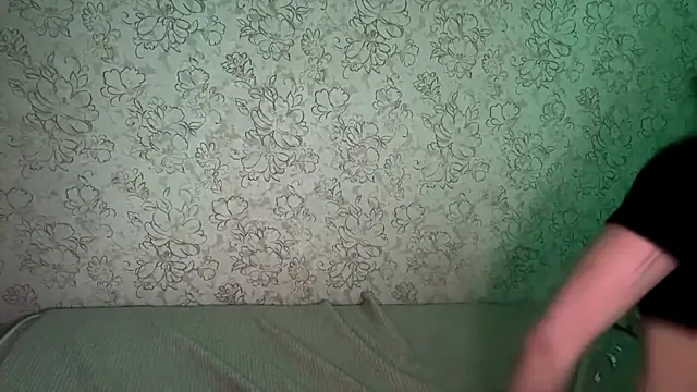 Snapshot of LaceyBatter chatting on 7, 6, 2026 LaceyBatter online show from 7, 6, 2026