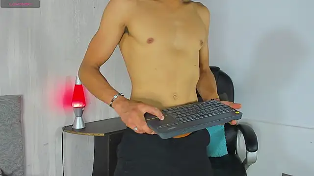 tommyhot7 online show from 20, 6, 2026