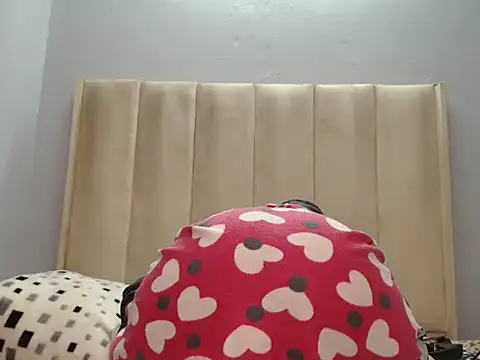 QueenZara 202 online show from 4, 7, 2026