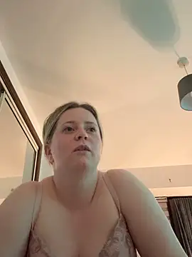 Jasminee210 online show from 15, 6, 2026
