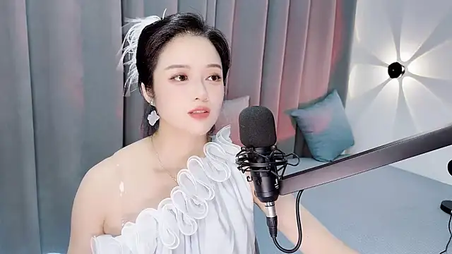 Momo-Wow online show from 11, 7, 2026