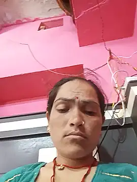 HOjuli9696 online show from 4, 6, 2026