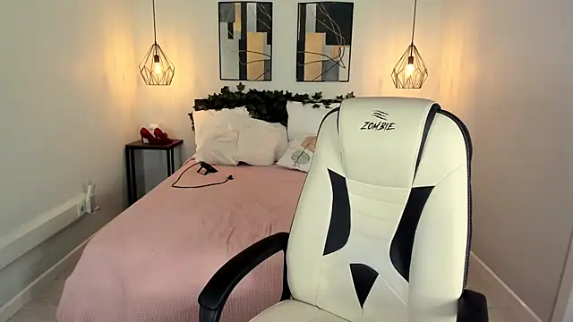anita Hitteys online show from 12, 7, 2026