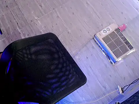 Snapshot of Privatefucker1996 chatting on 25, 6, 2026 Privatefucker1996 online show from 25, 6, 2026