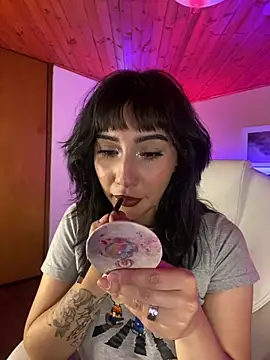 Zaira pink online show from 4, 6, 2026