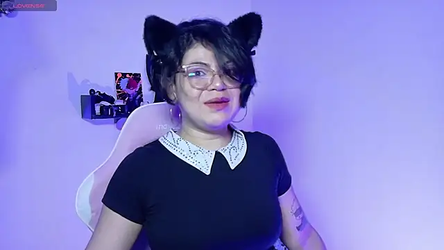 Snapshot of Meow_cat4 chatting on 17, 6, 2026 Meow cat4 online show from 17, 6, 2026