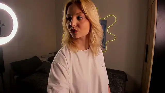 Maddie D Cloud online show from 29, 6, 2026