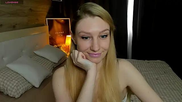 Snapshot of ReginaAmour chatting on 3, 6, 2026 ReginaAmour online show from 3, 6, 2026