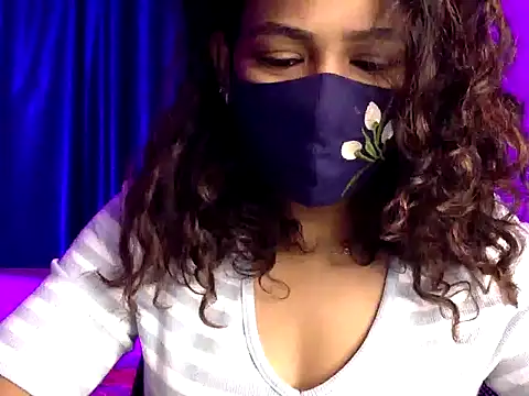 Snapshot of Nisha-moon chatting on 22, 6, 2026 Nisha-moon online show from 22, 6, 2026