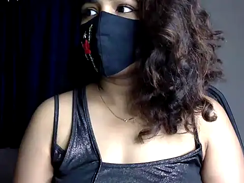 Snapshot of Nisha-moon chatting on 4, 7, 2026 Nisha-moon online show from 4, 7, 2026