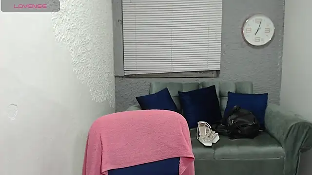 Snapshot of leilasosexy chatting on 27, 6, 2026 leilasosexy online show from 27, 6, 2026