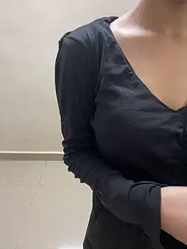 Snapshot of Shefali_01 chatting on 6, 6, 2026 Shefali 01 online show from 6, 6, 2026