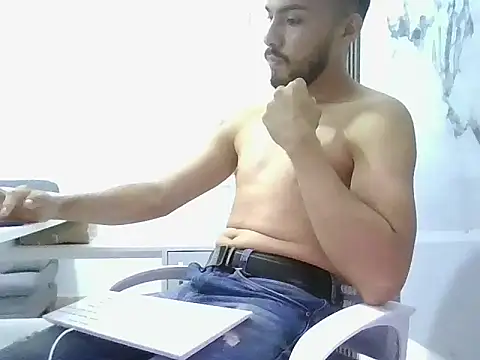 Snapshot of Zebas_hot chatting on 5, 6, 2026 Zebas hot online show from 5, 6, 2026