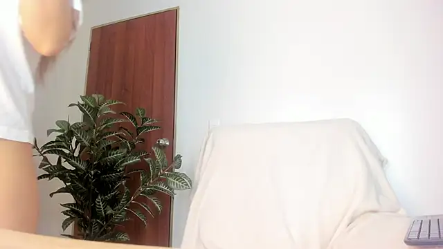 Snapshot of AbbyLancaster chatting on 4, 6, 2026 AbbyLancaster online show from 4, 6, 2026
