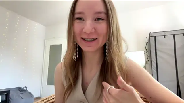 Snapshot of smalllisa chatting on 7, 6, 2026 smalllisa online show from 7, 6, 2026