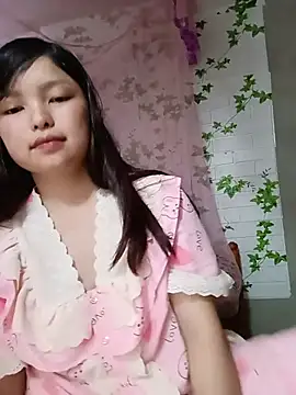 Snapshot of Linna-bae chatting on 4, 7, 2026 Linna-bae online show from 4, 7, 2026