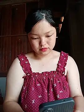 Snapshot of Linna-bae chatting on 15, 7, 2026 Linna-bae online show from 15, 7, 2026